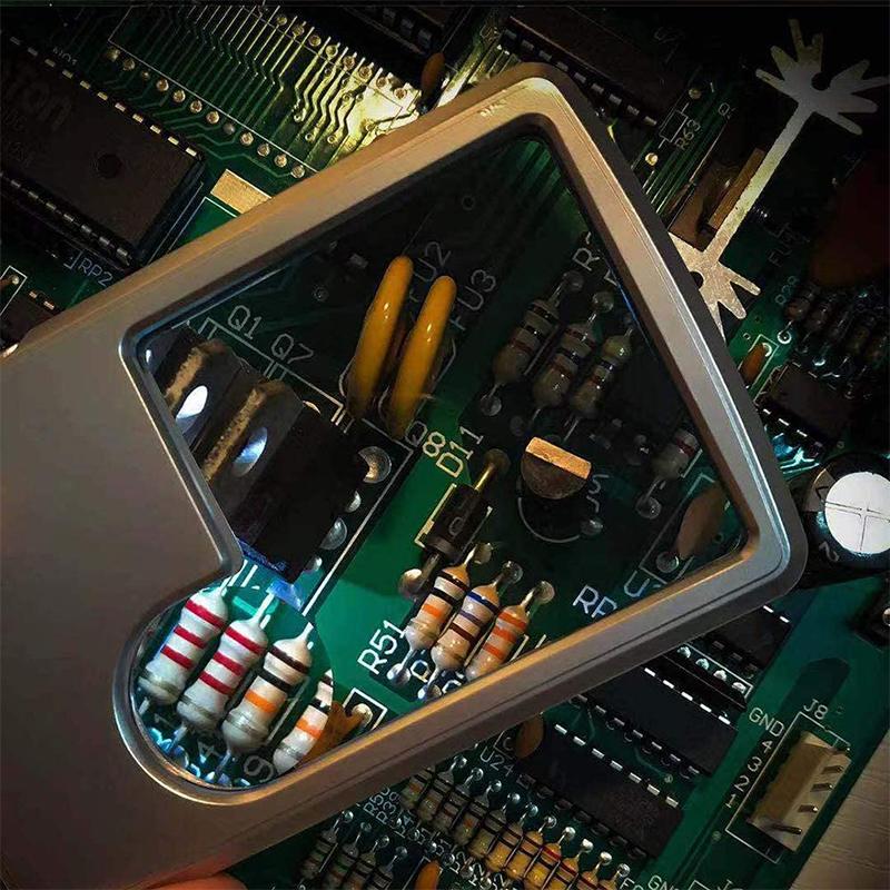 Loupe avec lumière