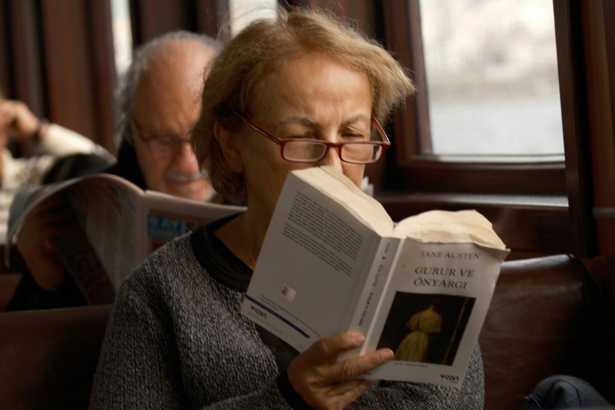 Comment lire efficacement avec une DMLA ?