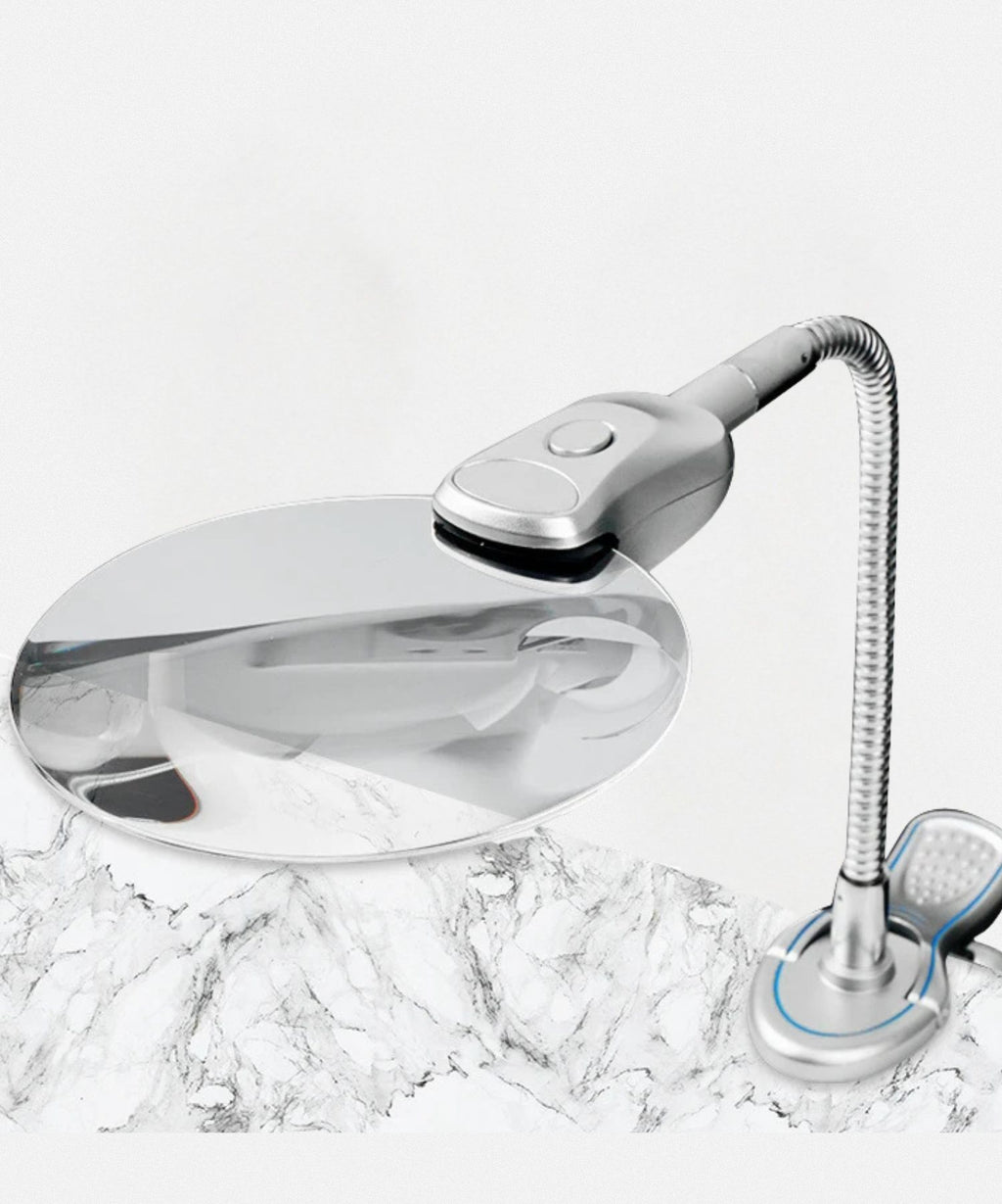 loupe éclairante de bureau